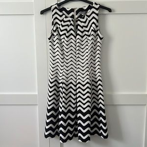 danny and nicole Women’s 8 Dress